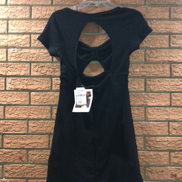 🖤MINKPINK🖤BLACK KEYHOLE AND OPEN BACK DRESS🖤 - Picture 5 of 7